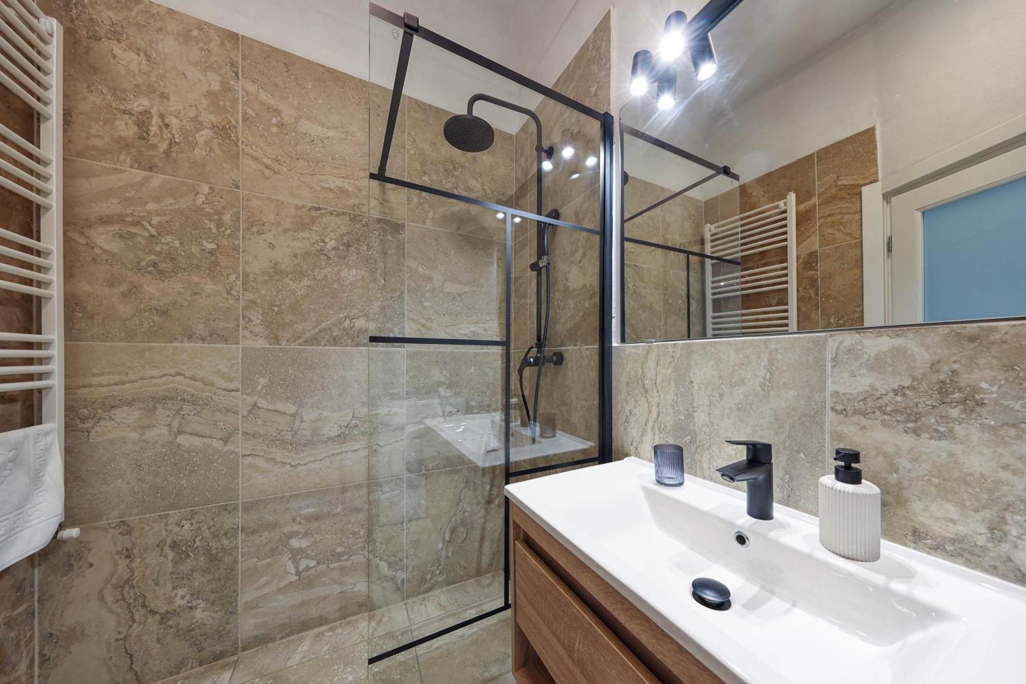 Hirscher Apartments Braşov Oda fotoğraf